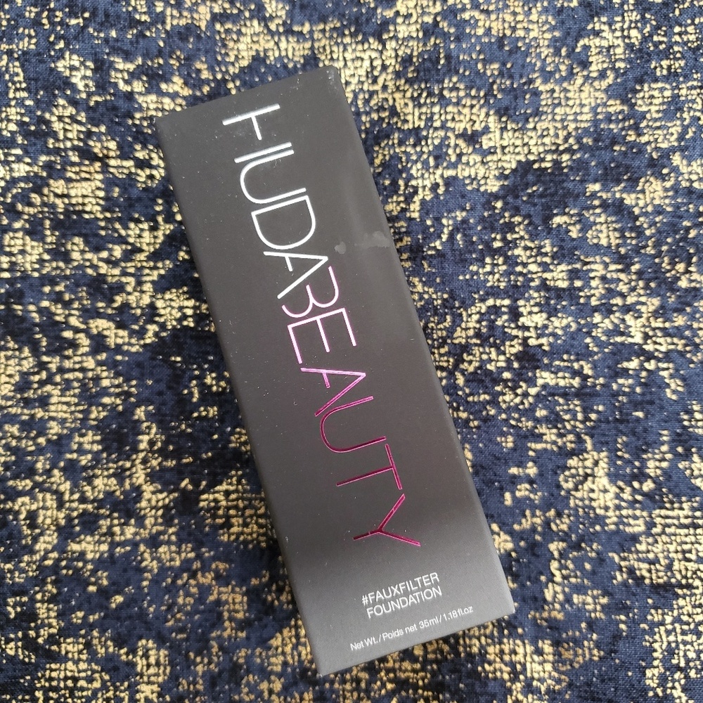 Huda beauty foundation Toasted Coconut